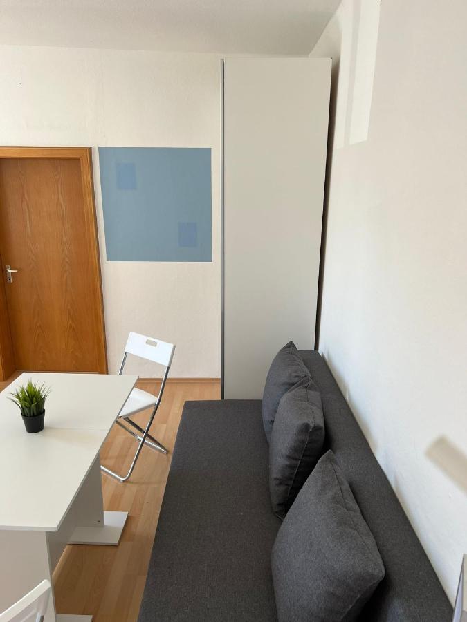 Privatzimmer Im Herzen Von Ипхофен Екстериор снимка