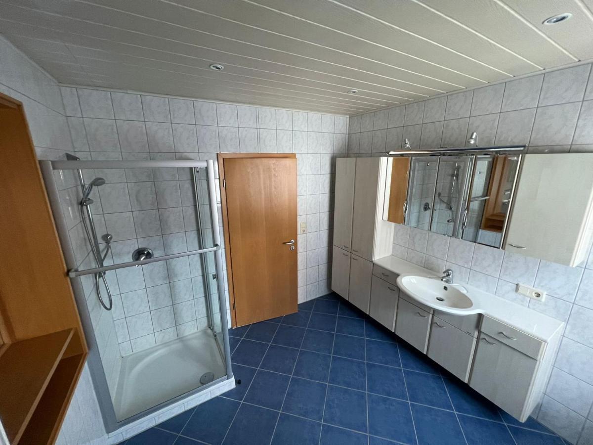 Privatzimmer Im Herzen Von Ипхофен Екстериор снимка