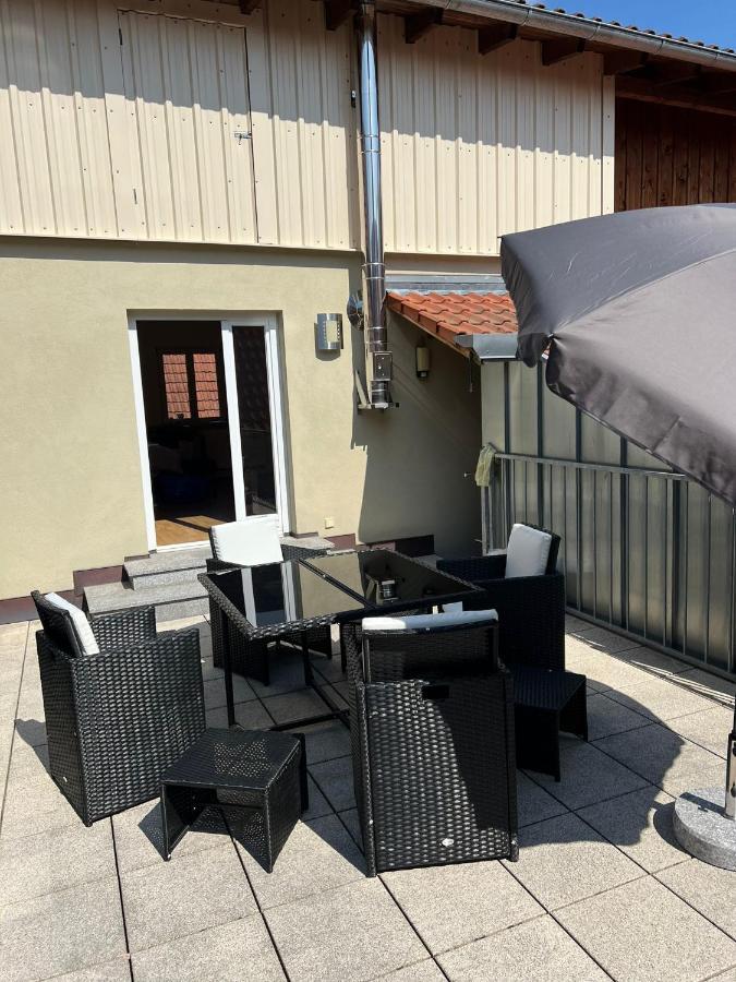 Privatzimmer Im Herzen Von Ипхофен Екстериор снимка