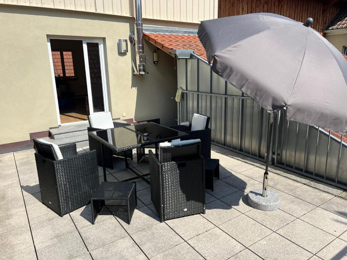Privatzimmer Im Herzen Von Ипхофен Екстериор снимка