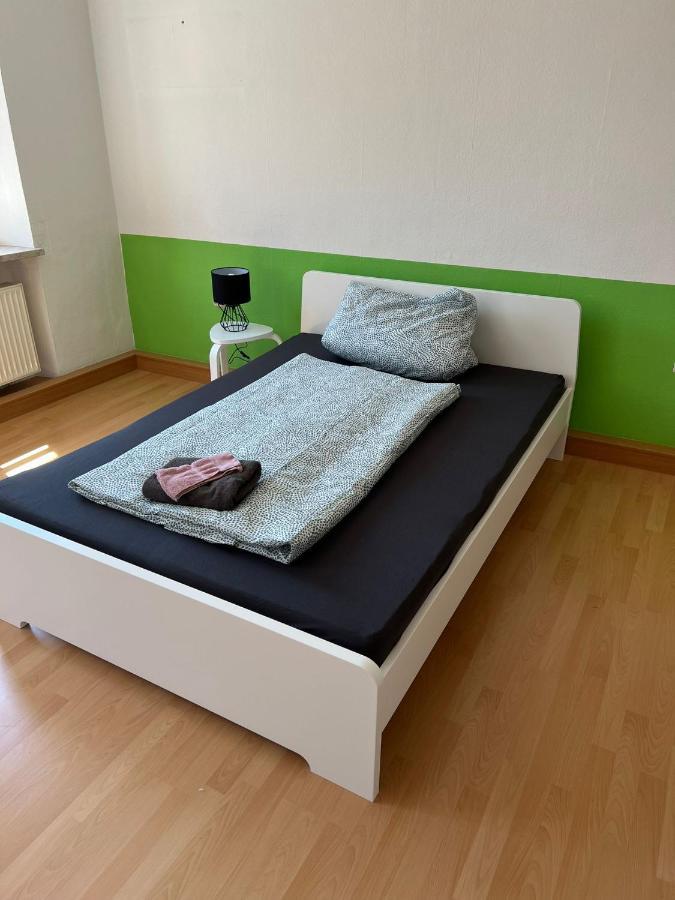 Privatzimmer Im Herzen Von Ипхофен Екстериор снимка