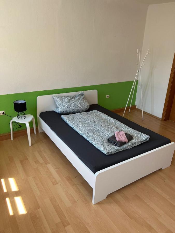 Privatzimmer Im Herzen Von Ипхофен Екстериор снимка