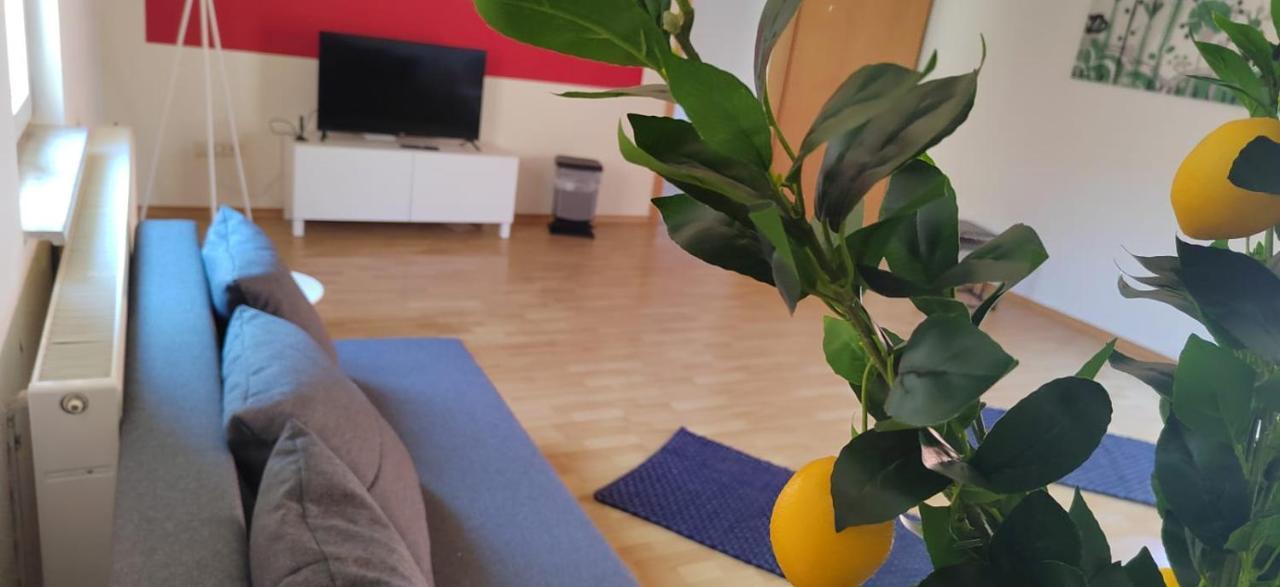 Privatzimmer Im Herzen Von Ипхофен Екстериор снимка