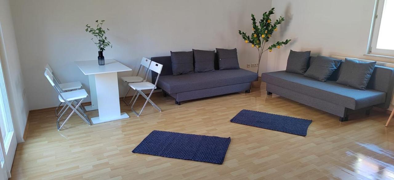 Privatzimmer Im Herzen Von Ипхофен Екстериор снимка